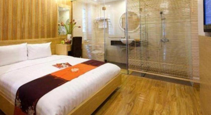 Hotel Tu Linh Palace
